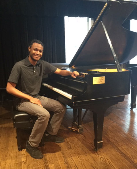 Piano Student Learns to Read Music After 10 Years of Playing, Thanks to Scholarship
